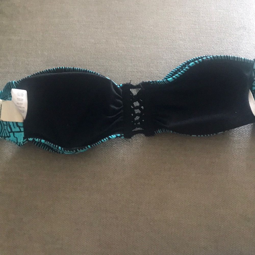 Bikini - Picture 3 of 3
